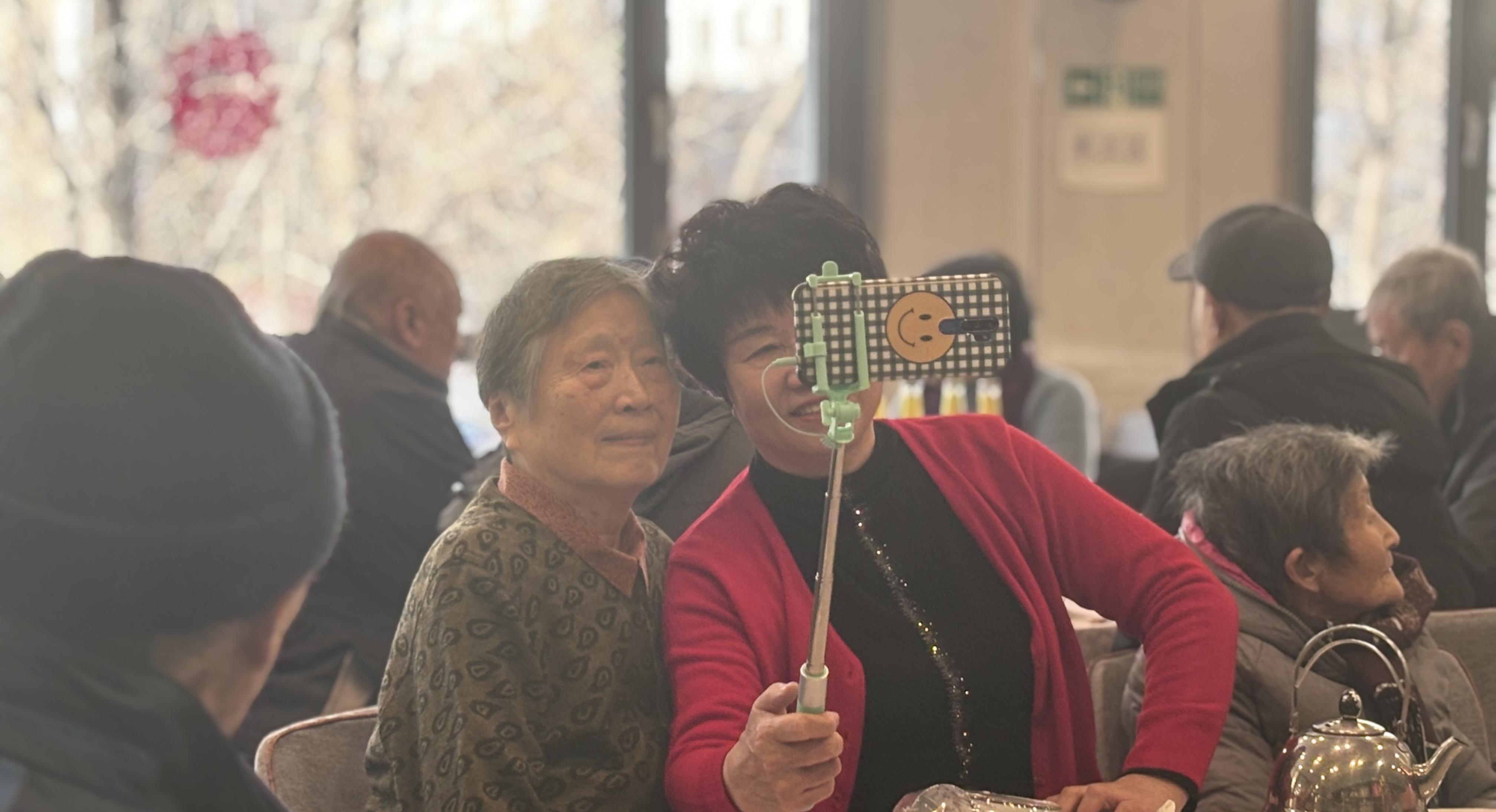 材料学院召开离退休教职工202...